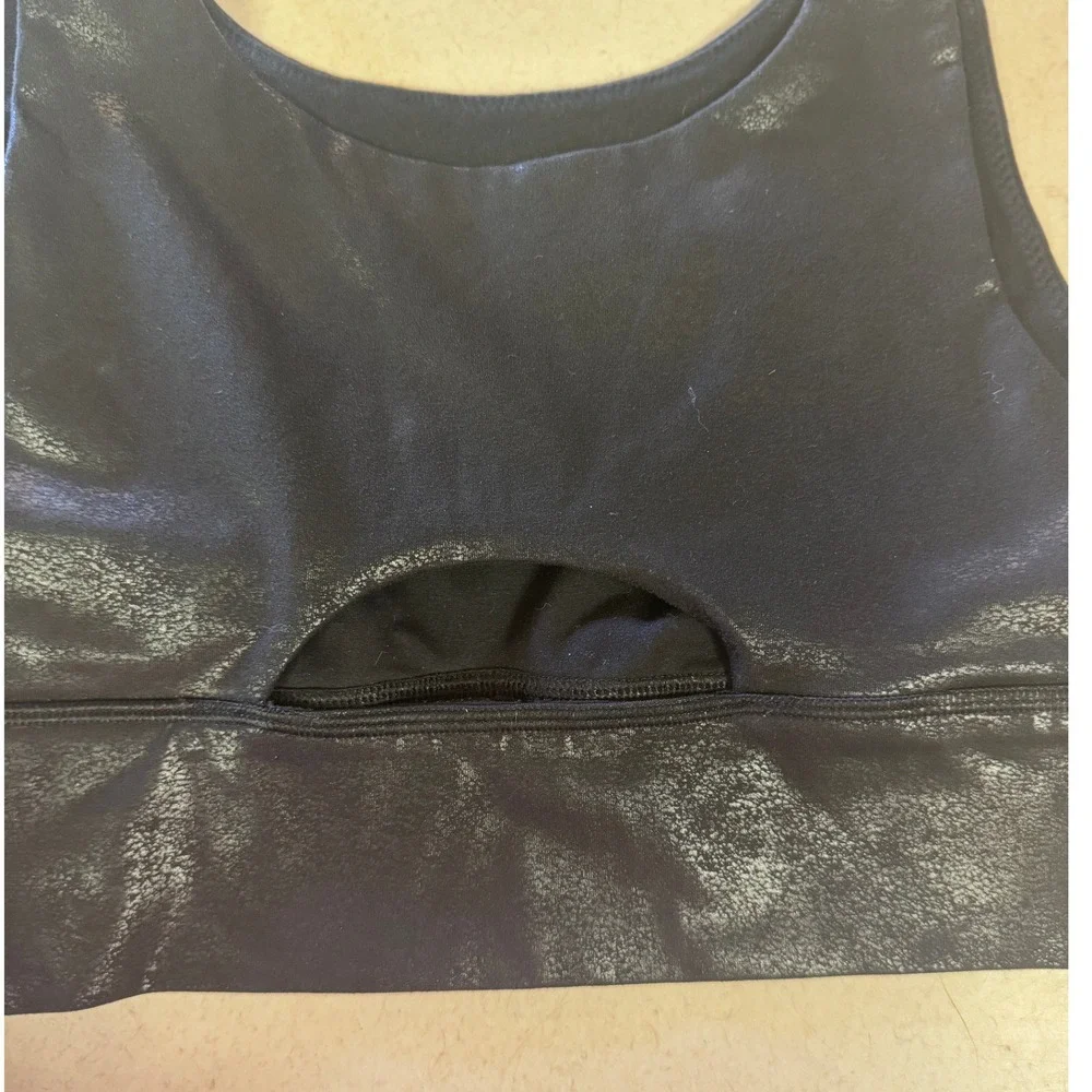 Offline by Aerie Black Crackle Foil Medium Support Sports Bra Cutout Back Small‎